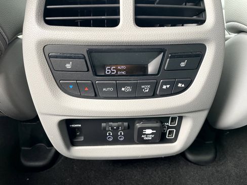 Certified 2021 Honda Pilot Touring image 12