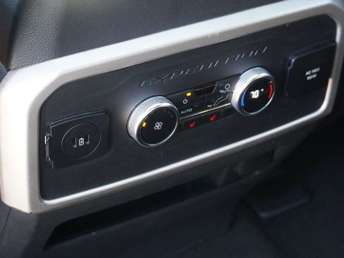 Used 2024 Ford Expedition Max Limited image 25