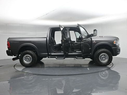 Used 2021 RAM 2500 Laramie AWD/4WD image 4