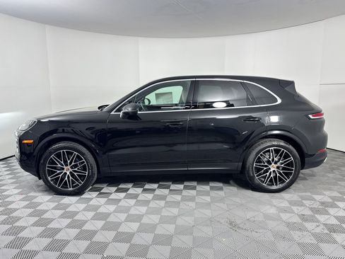 Used 2026 Porsche Cayenne image 2
