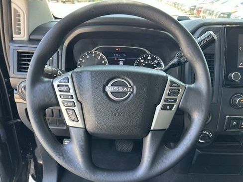Used 2024 Nissan Titan SV AWD/4WD image 9
