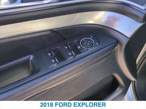 Used 2018 Ford Explorer XLT w/ Equipment Group 202A image 13