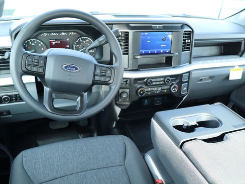 New 2026 Ford F250 XL w/ FX4 Off-Road Package image 2