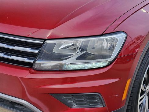 Used 2018 Volkswagen Tiguan SEL image 9