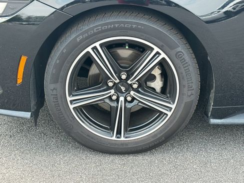 Used 2024 Ford Mustang Coupe RWD image 11