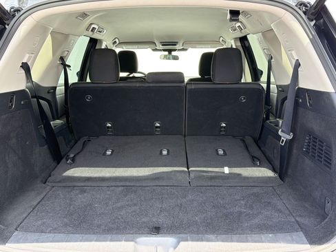 Used 2025 Nissan Pathfinder SV FWD image 30