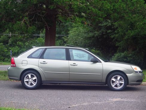 Used 2005 Chevrolet Malibu LS w/ Preferred Equipment Group FWD image 5