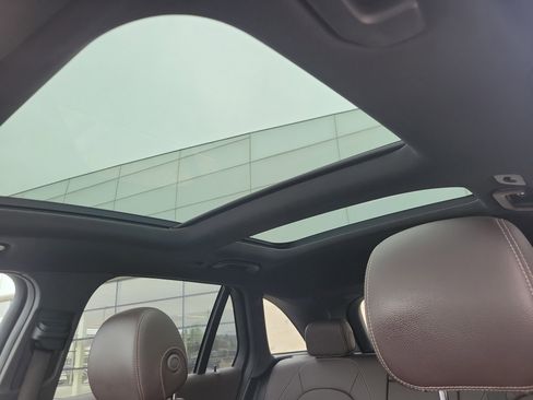 Used 2017 Mercedes-Benz GLC 300 4MATIC image 28