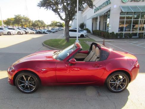 Used 2019 MAZDA MX-5 Miata RF Grand Touring image 16