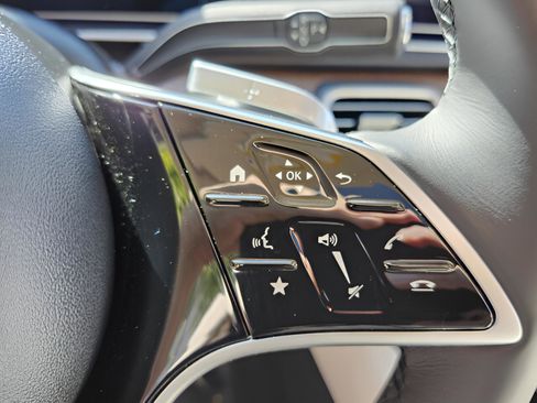 Used 2026 Mercedes-Benz GLS 450 4MATIC image 34