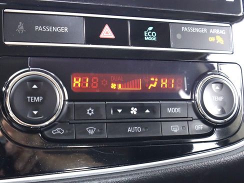 Used 2019 Mitsubishi Outlander SEL FWD image 22