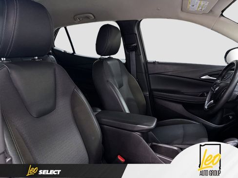 Used 2021 Buick Encore GX Select w/ Advanced Technology Package image 27