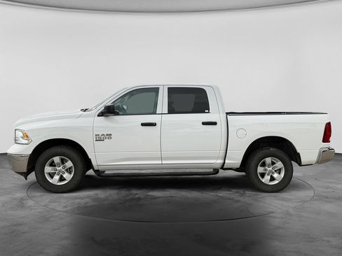 Used 2022 RAM 1500 Classic SLT AWD/4WD image 5