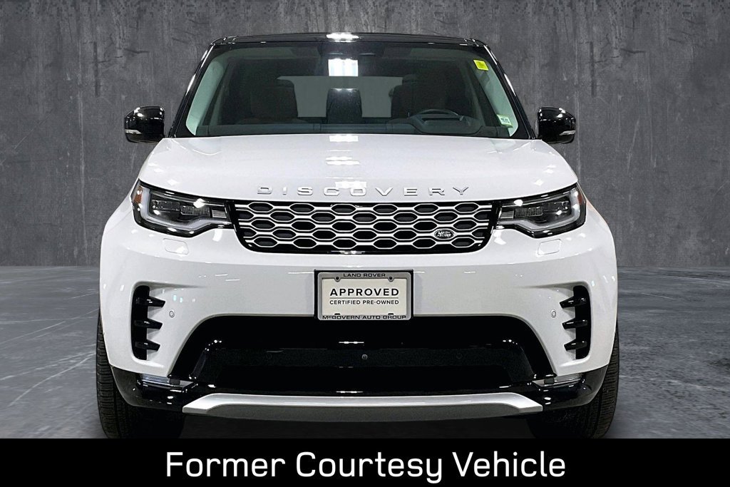 Used 2025 Land Rover Discovery Metropolitan Edition AWD/4WD image 2