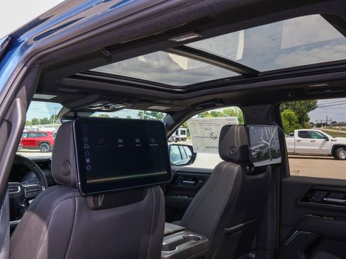 New 2026 GMC Yukon XL Denali w/ Denali Reserve Package AWD/4WD image 12