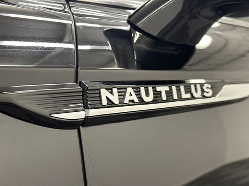 Certified 2022 Lincoln Nautilus Reserve w/ Monochromatic Package image 15