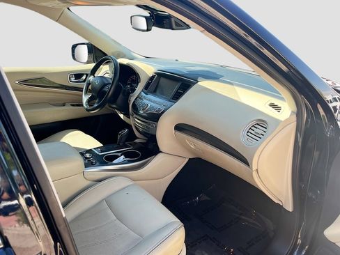 Used 2019 INFINITI QX60 Luxe w/ Essential Package FWD image 32