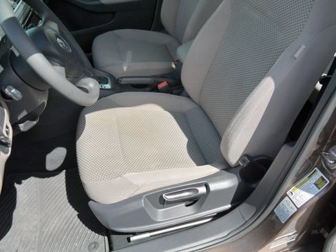 Used 2014 Volkswagen Jetta S image 17