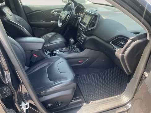 Used 2019 Jeep Cherokee Trailhawk AWD/4WD image 15
