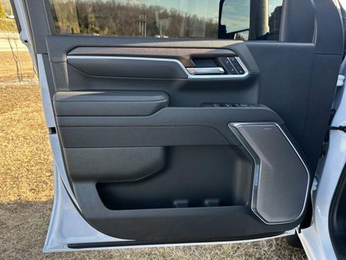 Used 2025 Chevrolet Silverado 3500 High Country w/ Technology Package image 10