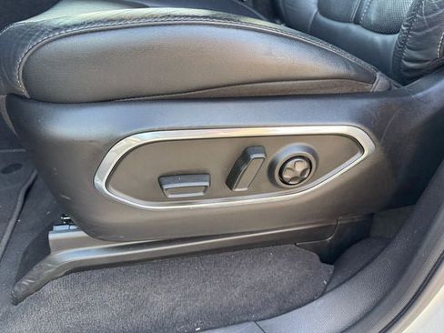 Used 2024 Jeep Wagoneer L Series III w/ Flexible Seating Group image 13