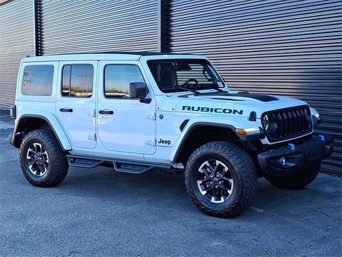 Used 2025 Jeep Wrangler Unlimited Rubicon 4xe image 9
