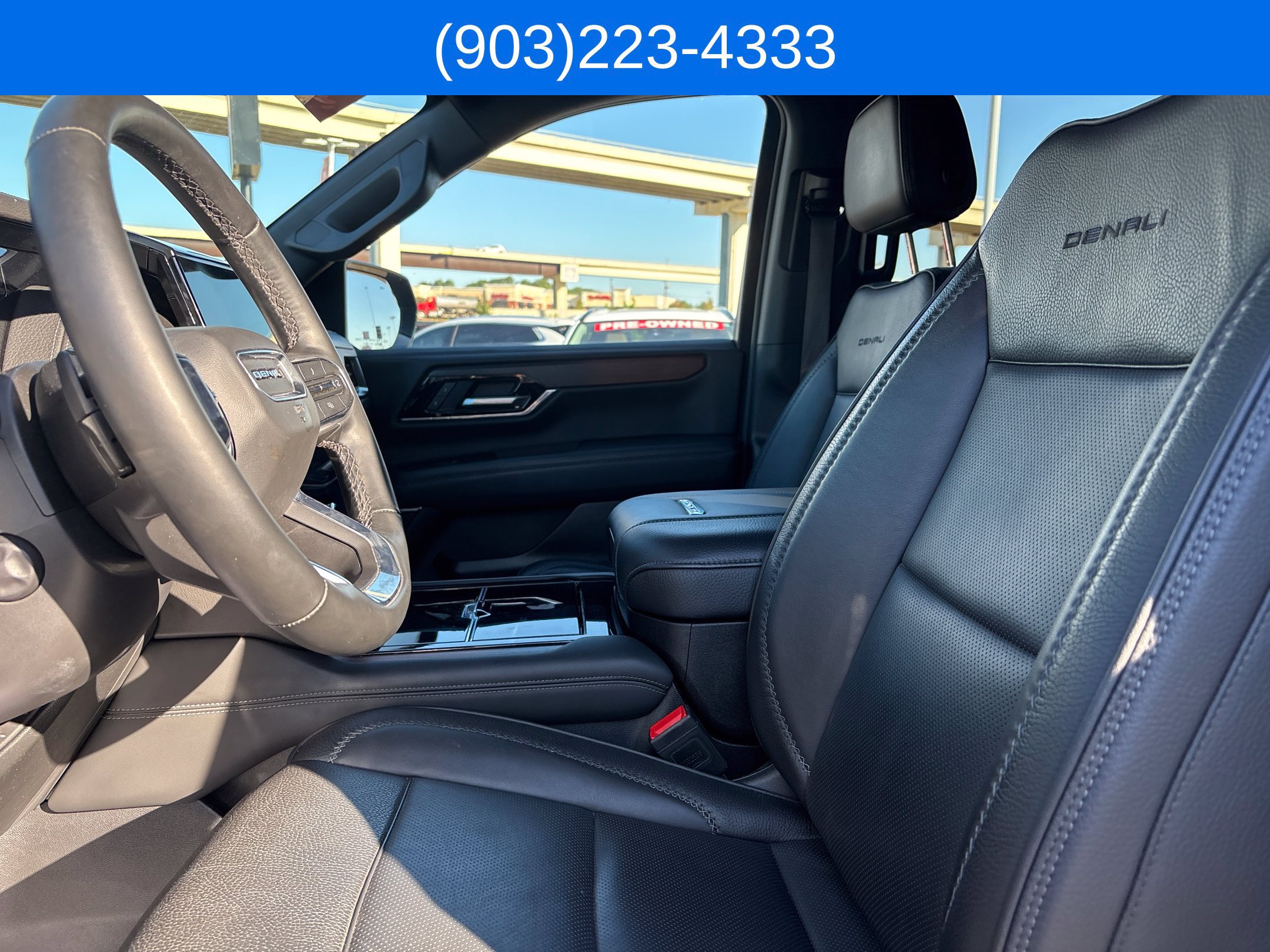 Used 2025 GMC Yukon Denali AWD/4WD image 42
