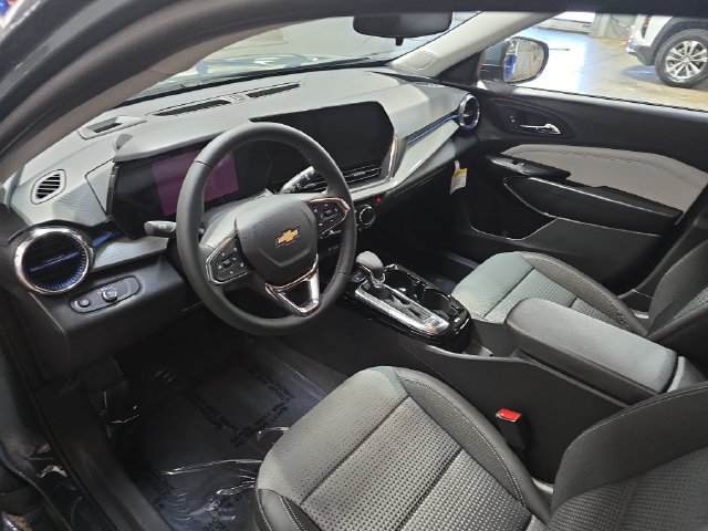 New 2026 Chevrolet Trax LT w/ Driver Confidence Package FWD image 18
