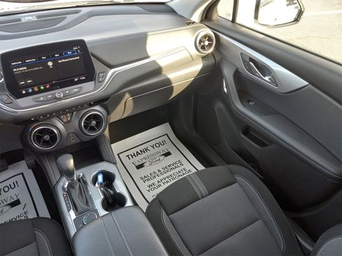 Used 2023 Chevrolet Blazer LT image 16