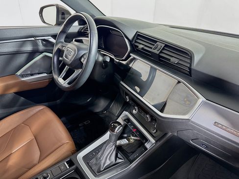 Used 2020 Audi Q3 2.0T Premium Plus w/ Premium Plus Package image 28