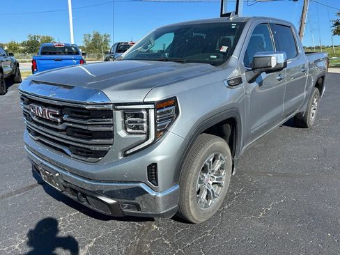 Used 2025 GMC Sierra 1500 SLT AWD/4WD image 9