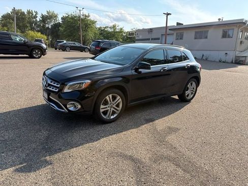 Used 2020 Mercedes-Benz GLA 250 4MATIC image 3