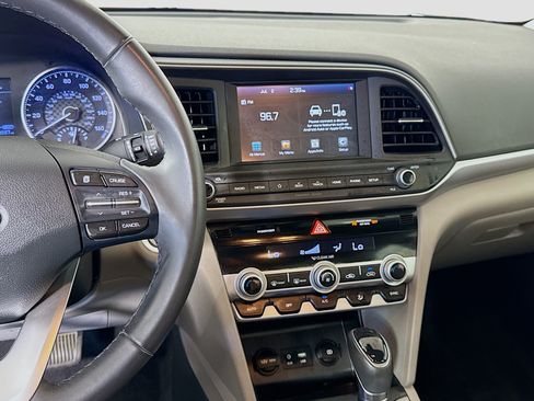 Used 2020 Hyundai Elantra Value Edition FWD image 18