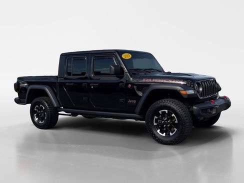 Used 2024 Jeep Gladiator Rubicon w/ Technology Group image 8