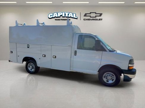 New 2025 Chevrolet Express 3500 Work Van w/ Power Convenience Package image 6