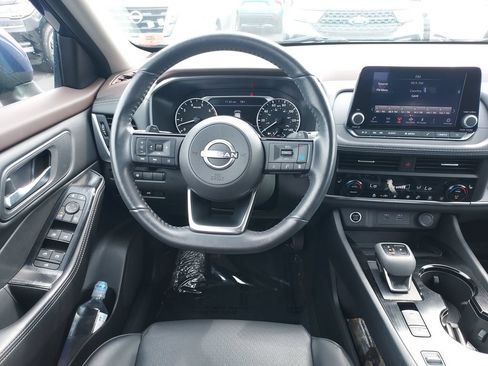 Used 2023 Nissan Rogue SV w/ SV Premium B Package FWD image 16
