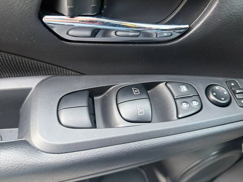 Used 2024 Nissan Kicks SV image 22