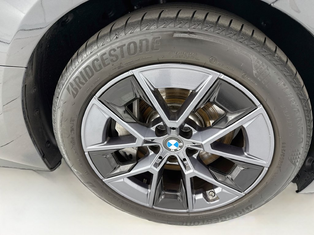 Used 2025 BMW i4 xDrive40i AWD/4WD image 31