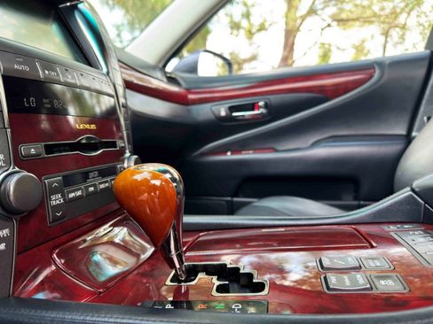 Used 2008 Lexus LS 600h L image 25