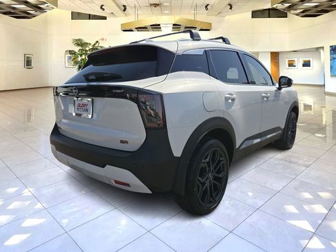 New 2025 Nissan Kicks SR image 4