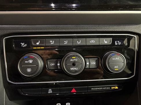 Used 2023 Volkswagen Atlas Cross Sport SEL image 28