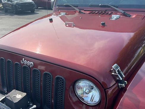 Used 2008 Jeep Wrangler Sahara w/ Dual Top Group AWD/4WD image 15
