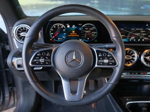 Used 2021 Mercedes-Benz CLA 250 image 15