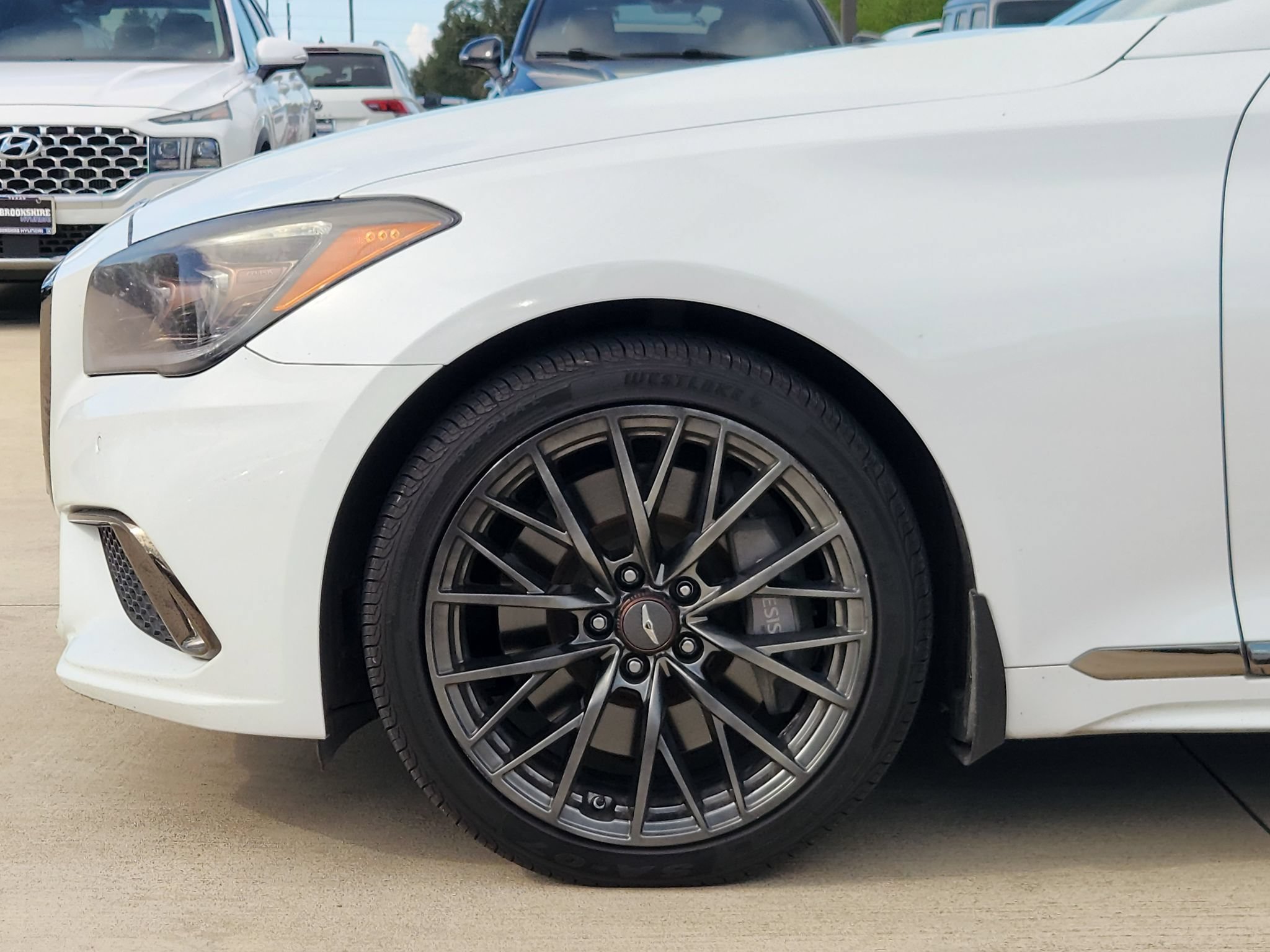 Used 2018 Genesis G80 3.3T Sport RWD image 9