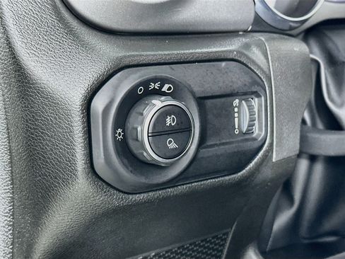 Used 2023 Jeep Gladiator Sport AWD/4WD image 10