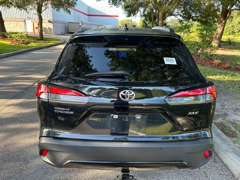 Certified 2023 Toyota Corolla Cross XLE w/ Convenience Package FWD image 5