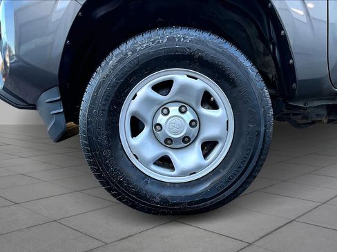 Used 2019 Toyota Tacoma SR image 11