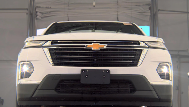 Used 2023 Chevrolet Traverse LT w/ LT Premium Package AWD/4WD image 3