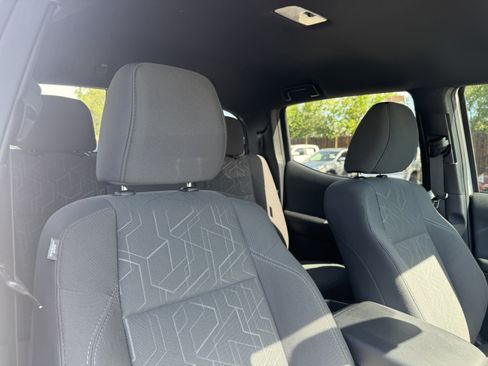 Used 2017 Toyota Tacoma TRD Off-Road w/ Tow Package (A/T) AWD/4WD image 29