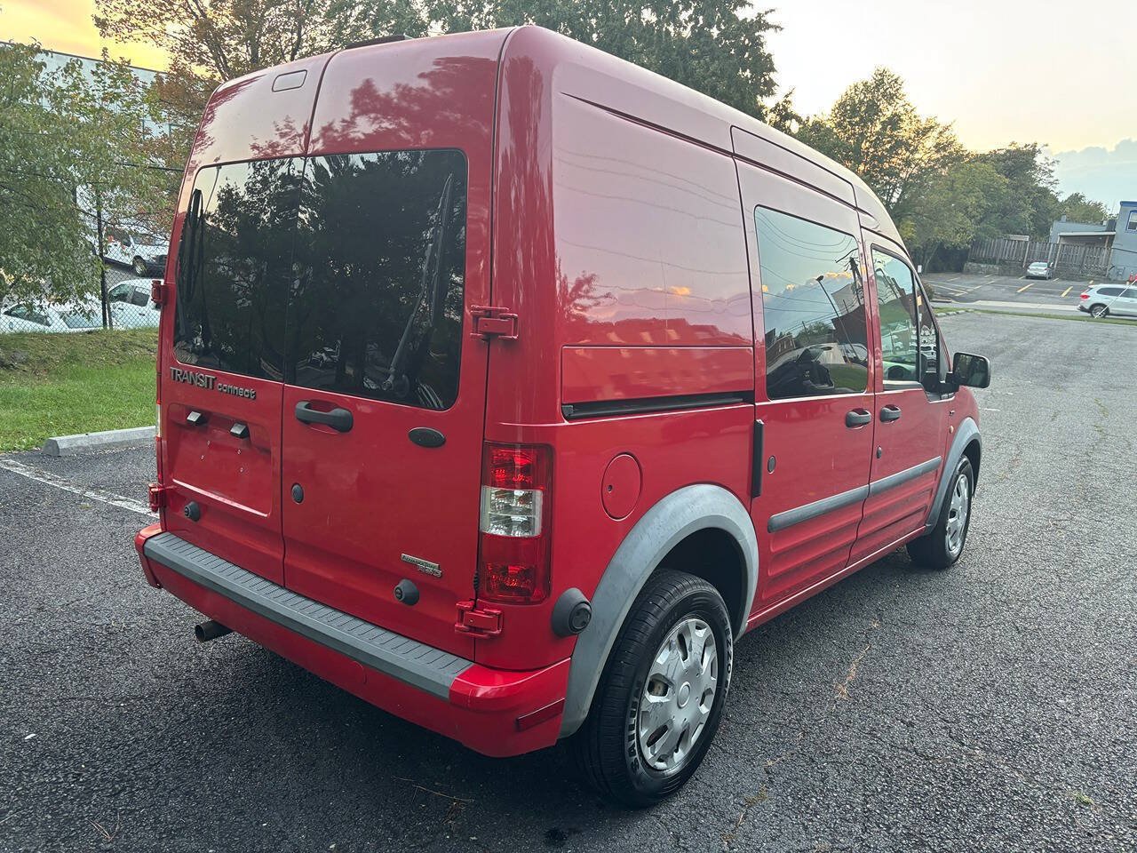 Used 2010 Ford Transit Connect XLT FWD image 8
